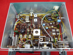 Heathkit HW-8 QRP Transceiver, chassis view top, cover off, front to rear
