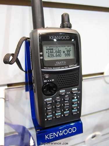Kenwood TH-D72, Handheld VHF/UHF Transceiver | RigReference.com